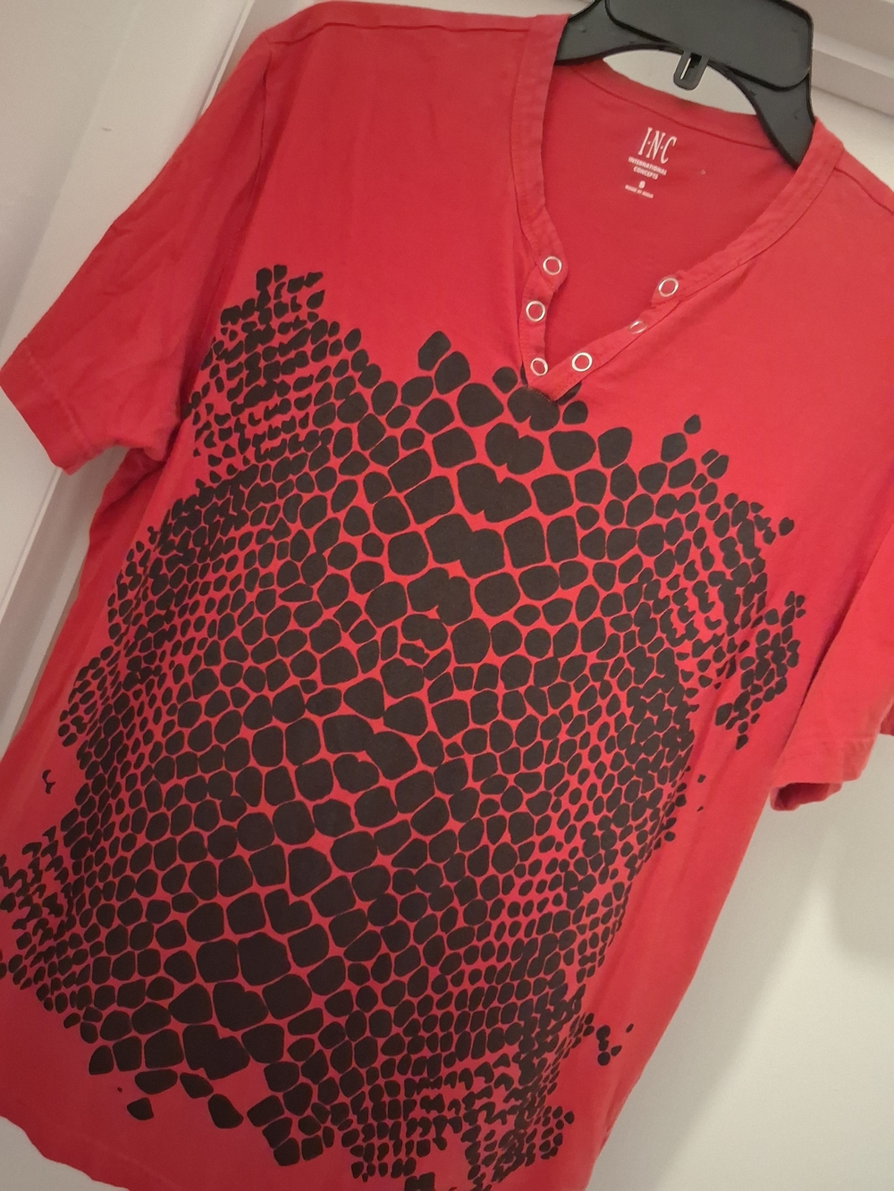 Unique Y2K Henley - Picture 2 of 4